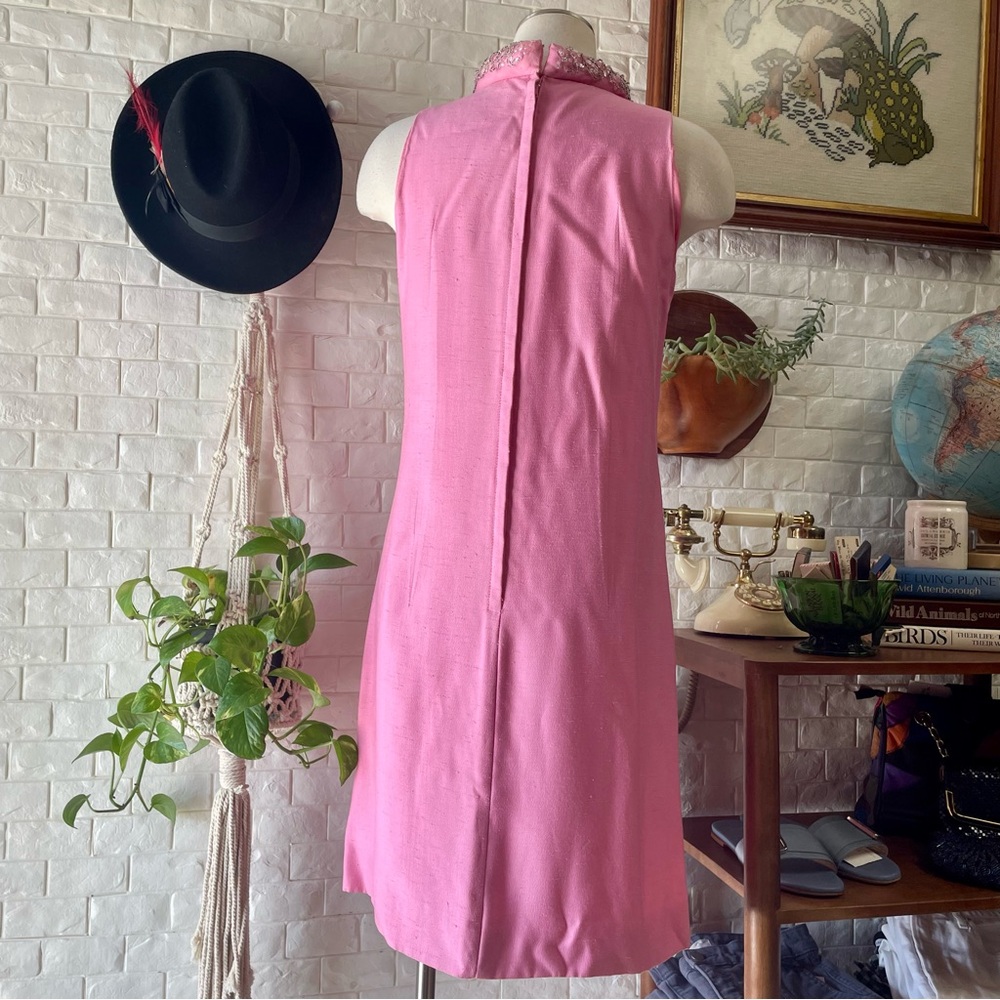 Vintage 1950s 1960s Mod Bubble Gum Pink Mini Shift Dress Embellished Collar - Picture 7 of 13